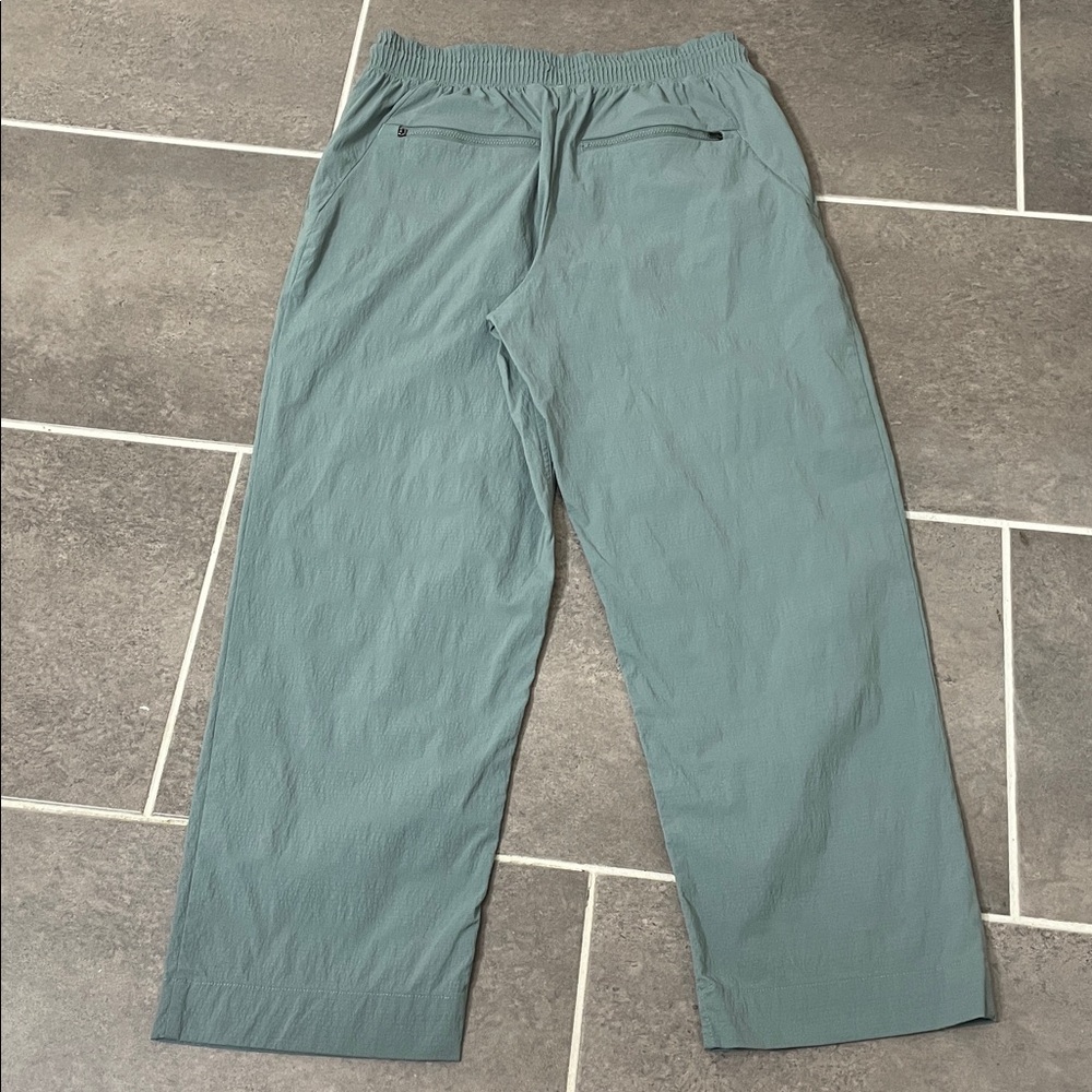 Athleta Cropped Sage-Green Drawstring Waist Pants - Picture 3 of 9